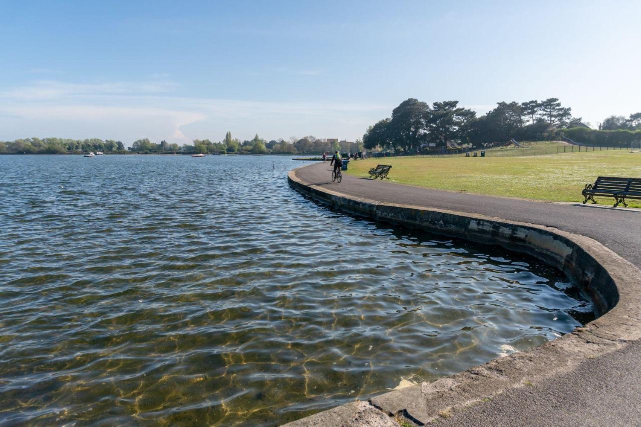 Park Lake View Poole Esterno foto