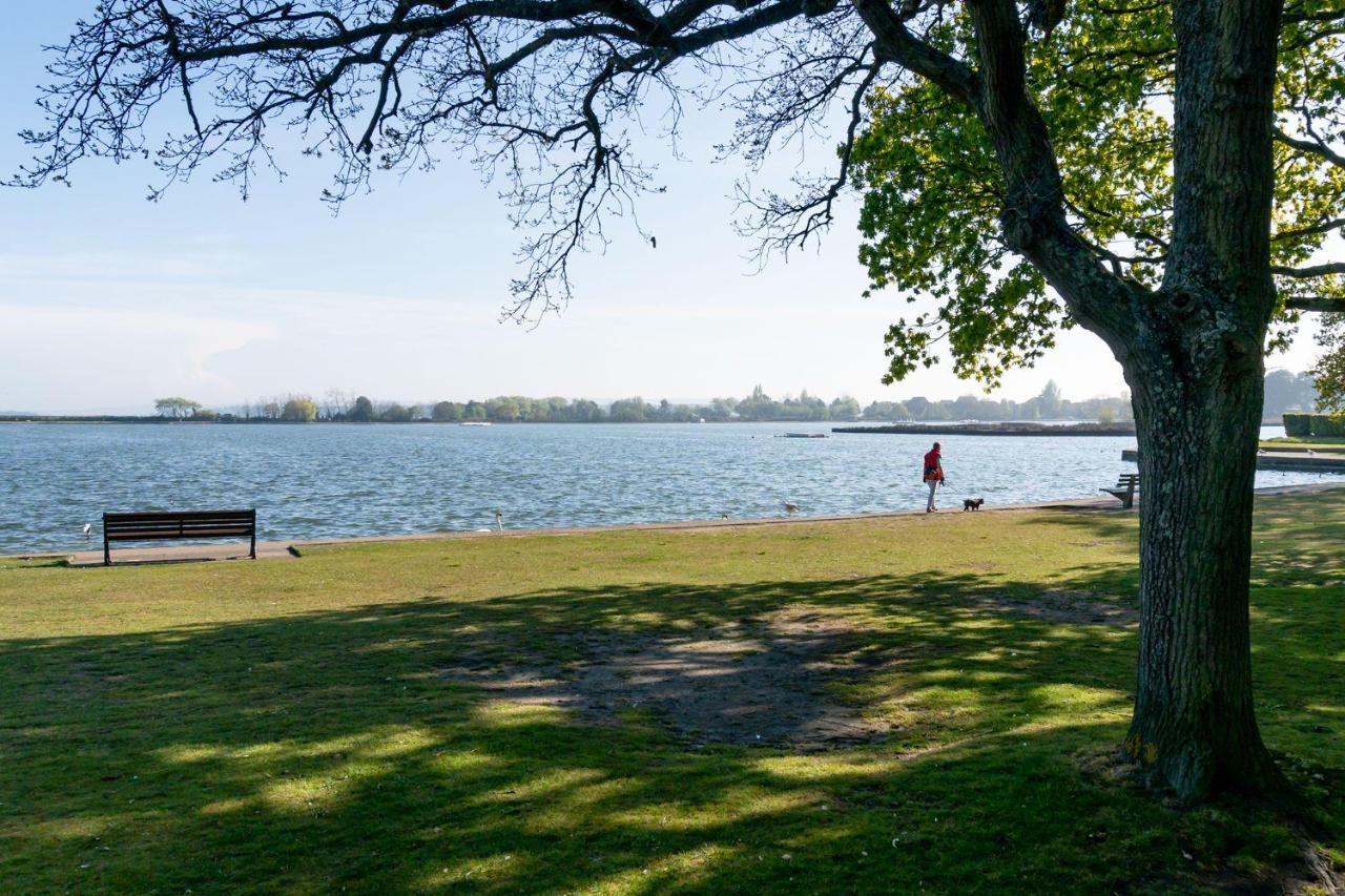 Park Lake View Poole Esterno foto