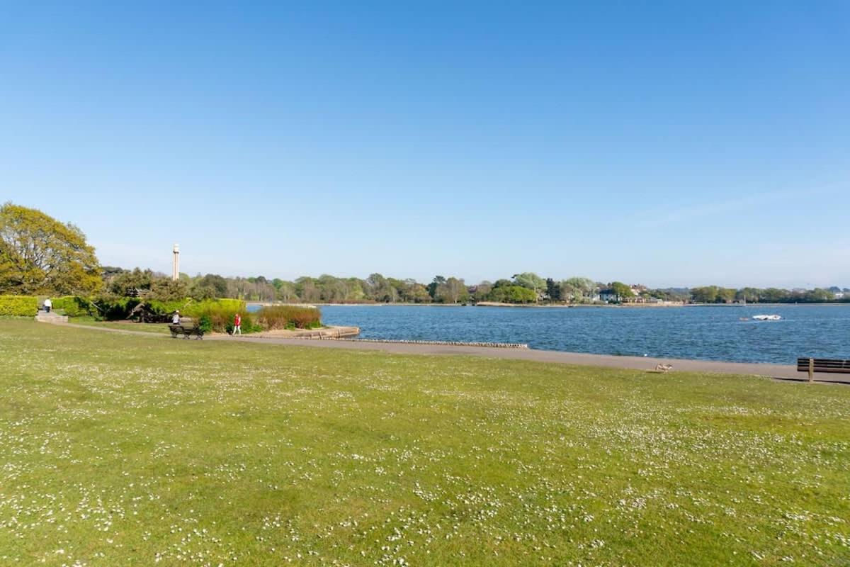 Park Lake View Poole Esterno foto